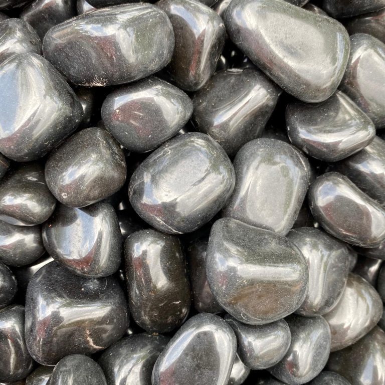 חלוקי נחל קריסטל אוניקס black onyx pebbles