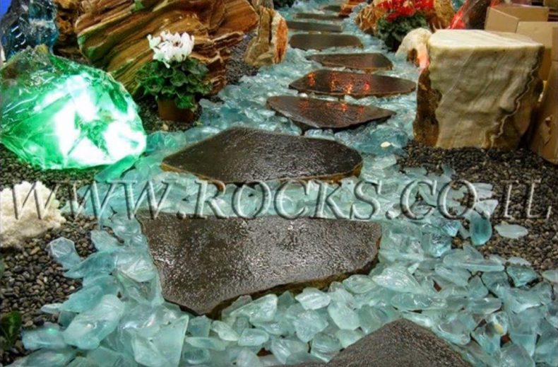 מגוון סלעים מעוצבים לגינה