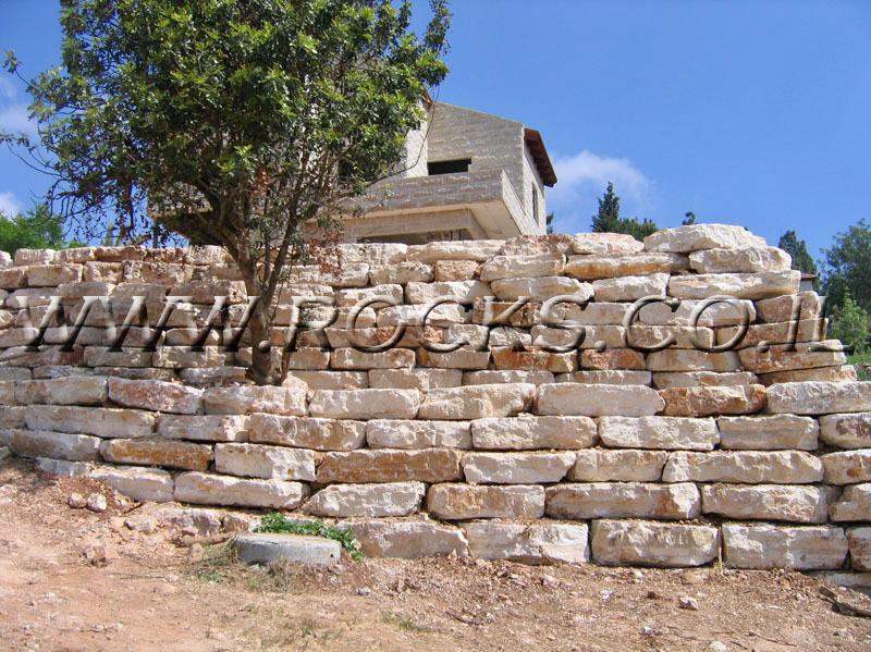 בולדרים סלעי חברון אבן ג'מעין ספק סלעים למסלעה כפר הסלעים