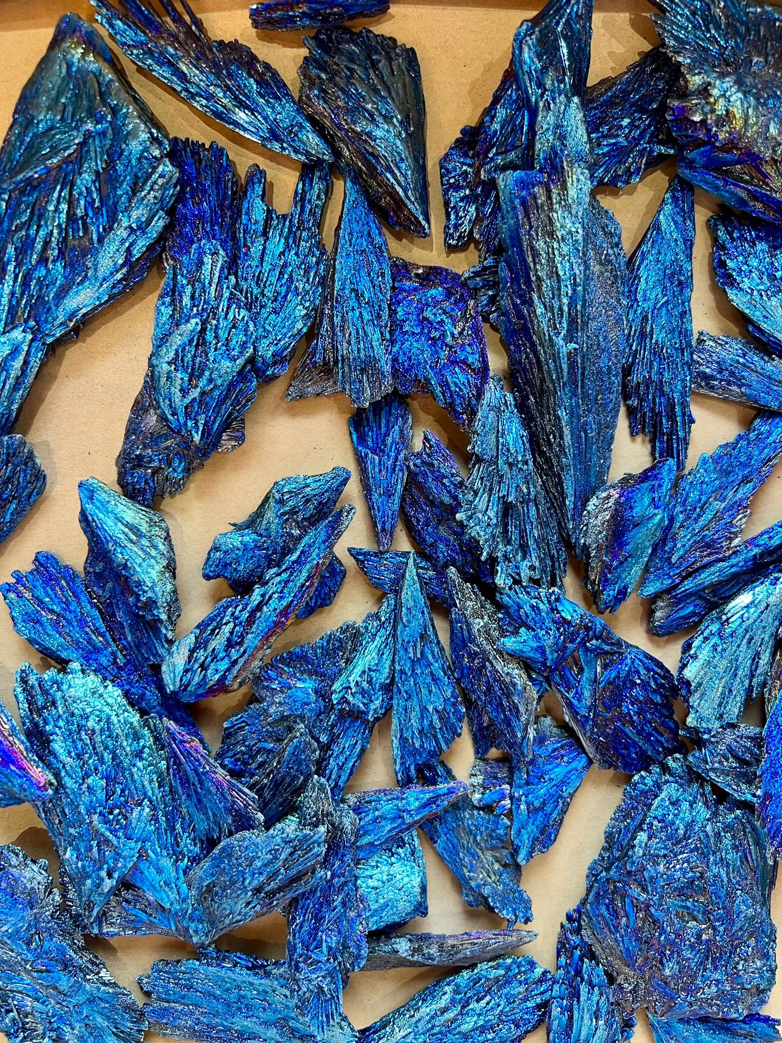 קיאנייט כחול מושבה אבני אנרגיה blue kyanite