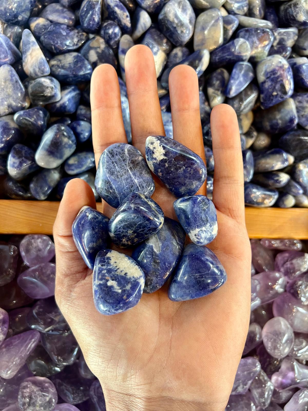 חלוקי נחל סודליית קריסטל סודלייט sodalite pebbles