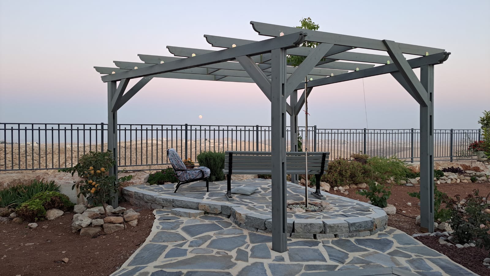 ריצוף באבן מדרך צפחה אפורה