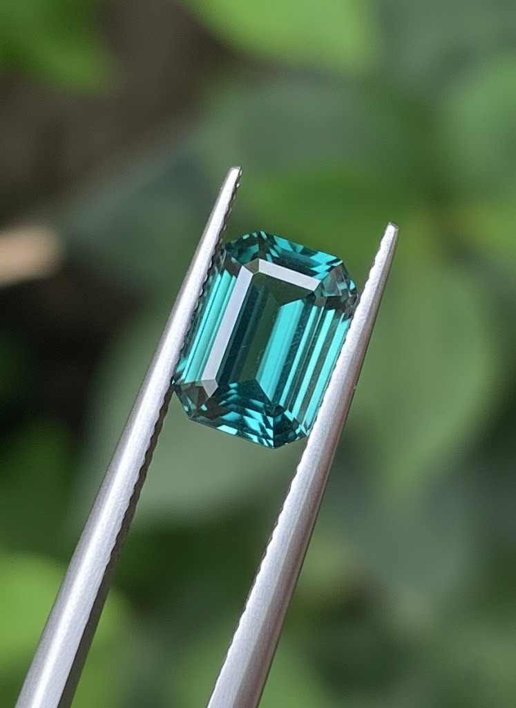 אינדיגו טורמלין