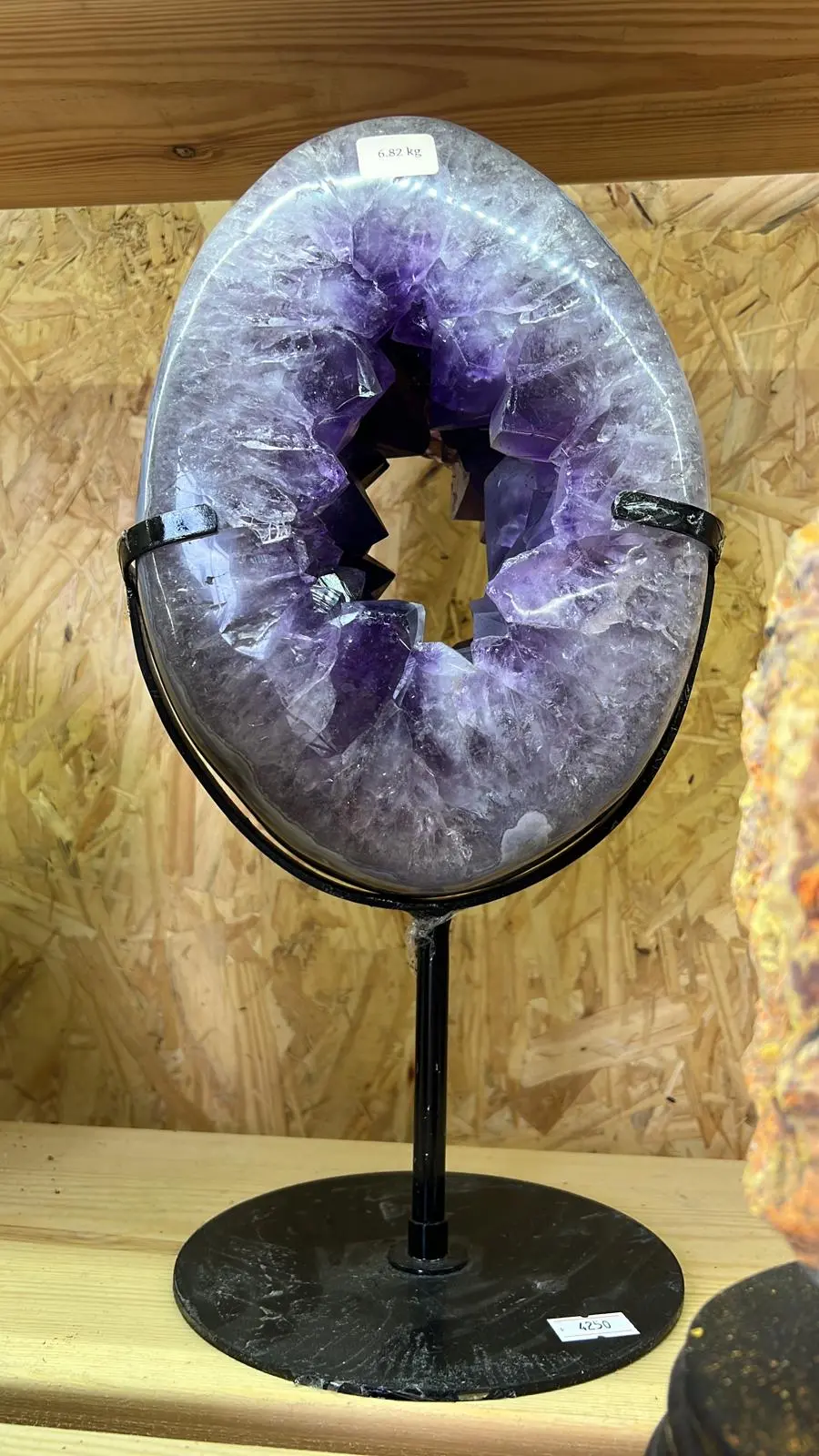אמטיסט מערה חור באמצע amethyst egg