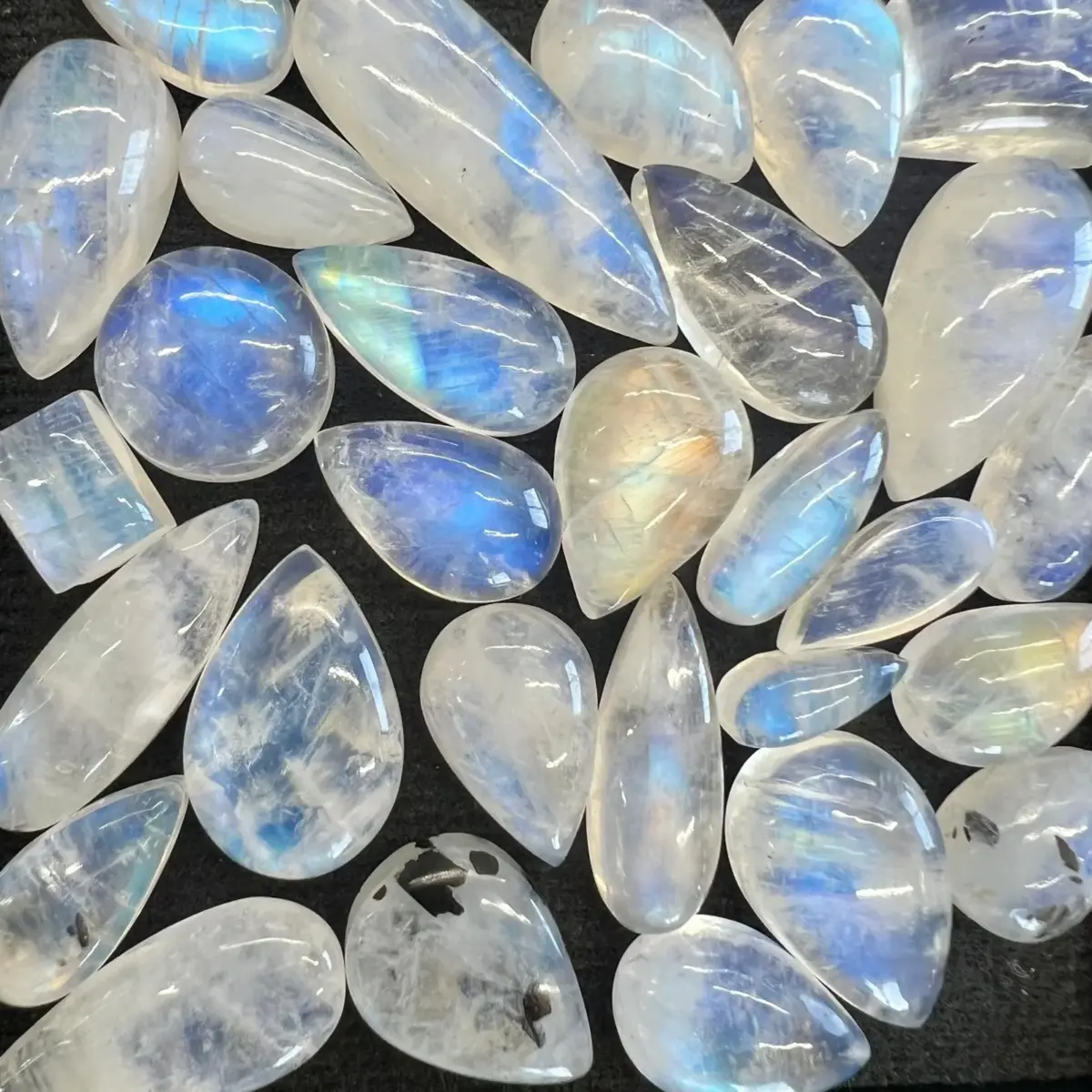 קבושון מונסטון ריינבואו לשיבוץ rainbow blue moonstone cabochon קבושון מונסטון ריינבואו לשיבוץ rainbow blue moonstone cabochon