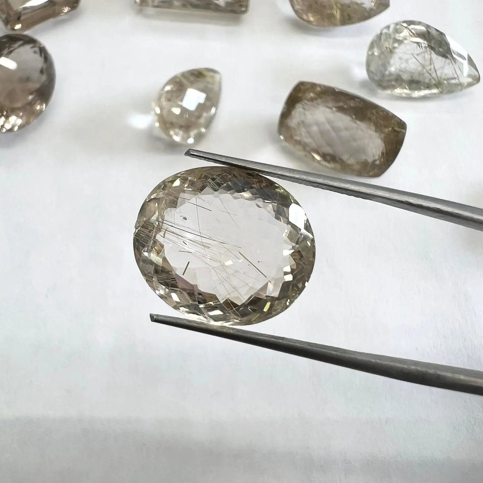 קוורץ רוטיל זהב oval cut קוורץ רוטיל זהב oval cut