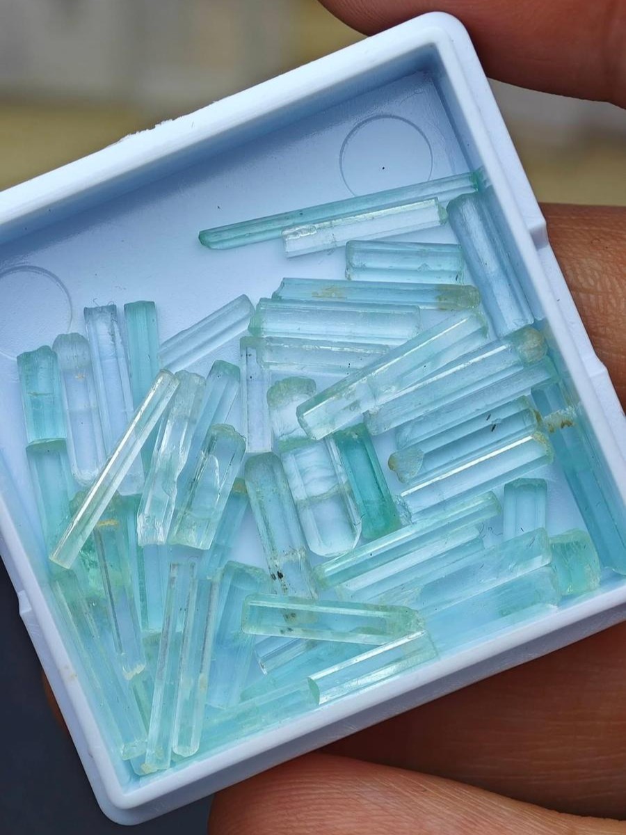 מוטות אקוומרין טבעיים natural aquamarine sticks