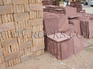 אבני דריכה בכפר הסלעים